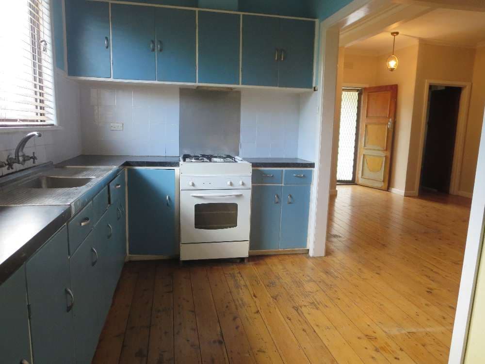 1059 Alemein Avenue, Lavington NSW 2641, Lavington - Thumbnail 2
