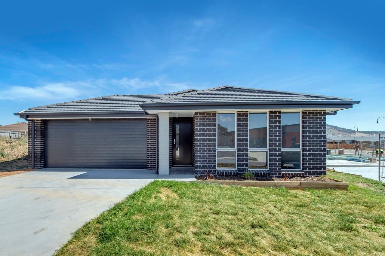 19 Munjuwa Street, Ngunnawal ACT 2913, Ngunnawal - Image 1