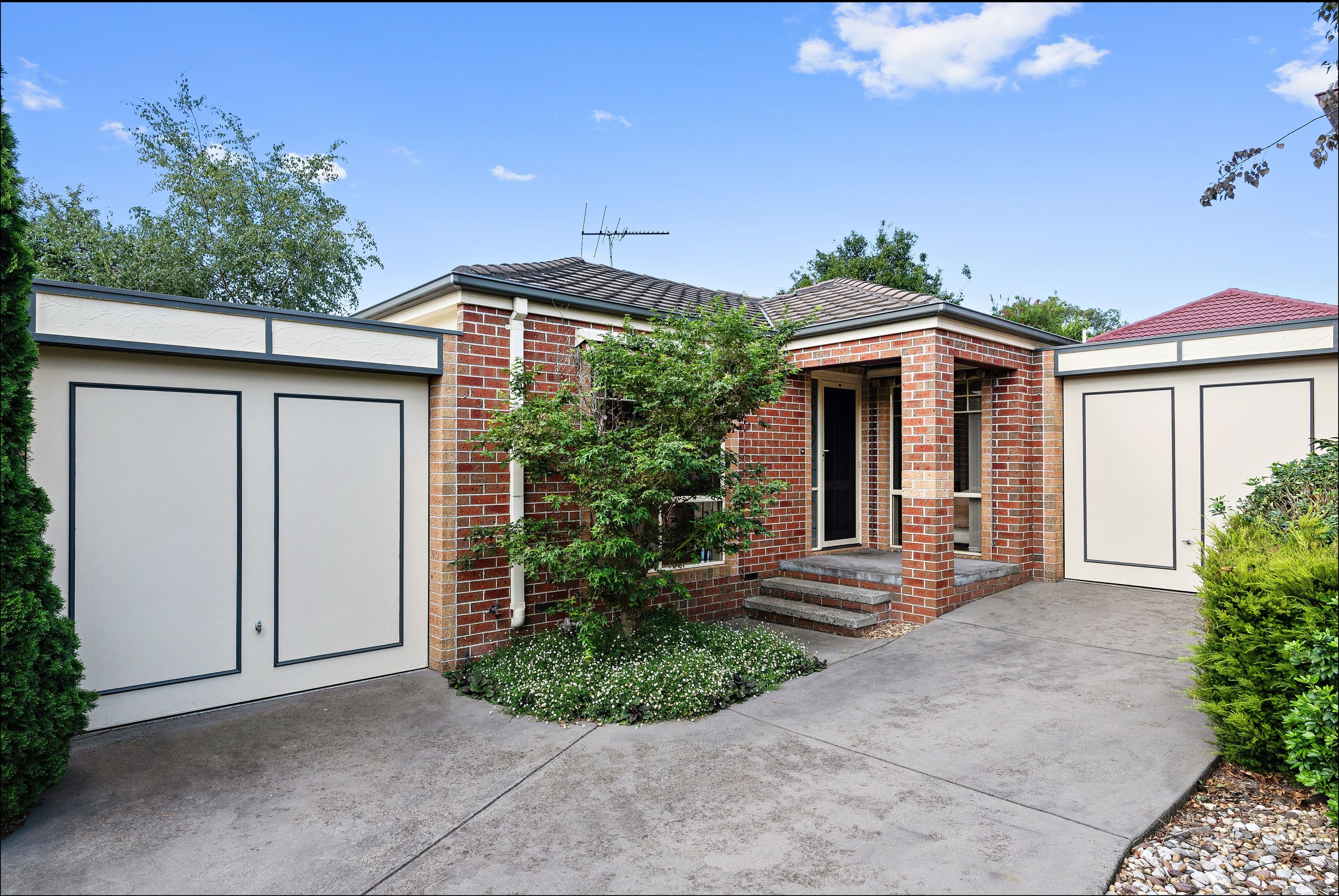 15 Cambridge Road, Mooroolbark VIC 3138, Mooroolbark - Thumbnail 2