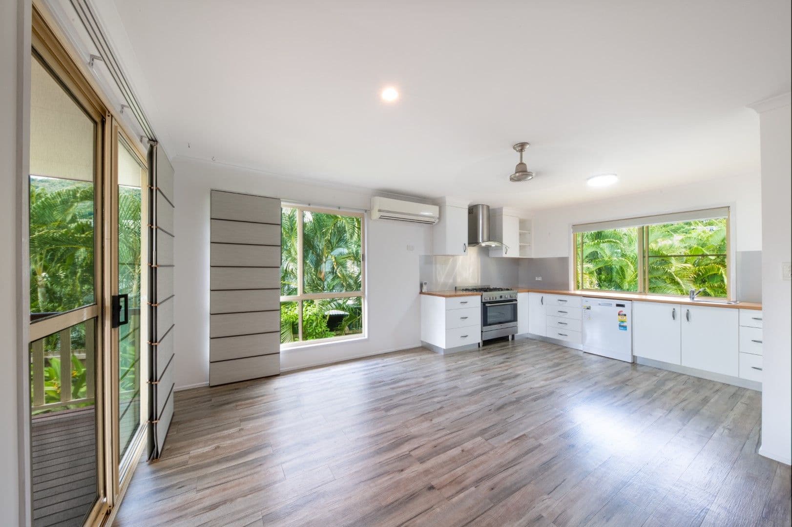 14 Daydream Court, Cannonvale QLD 4802, Cannonvale - Thumbnail 8