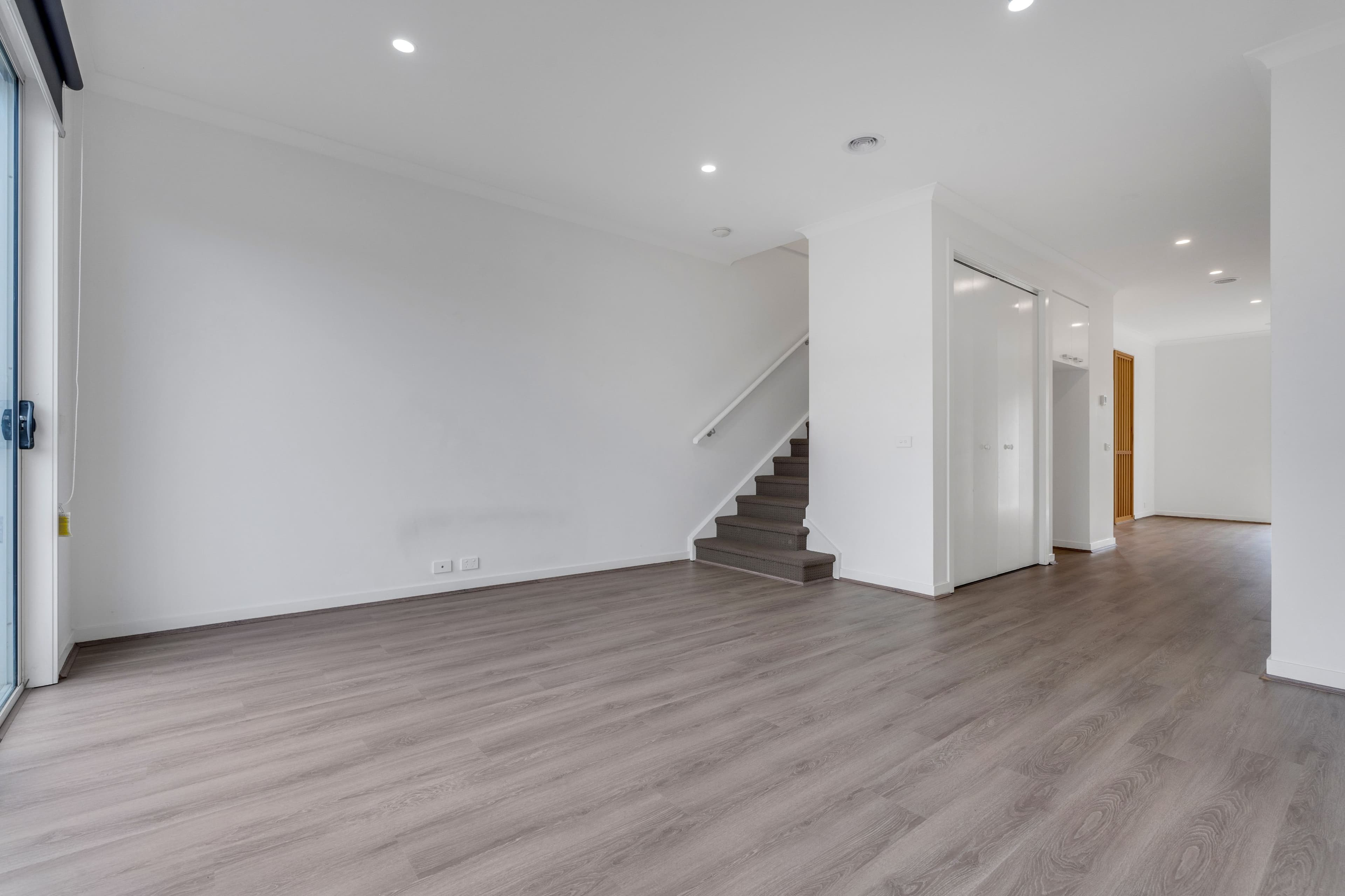 8 Toombal Place, Craigieburn VIC 3064, Craigieburn - Thumbnail 3