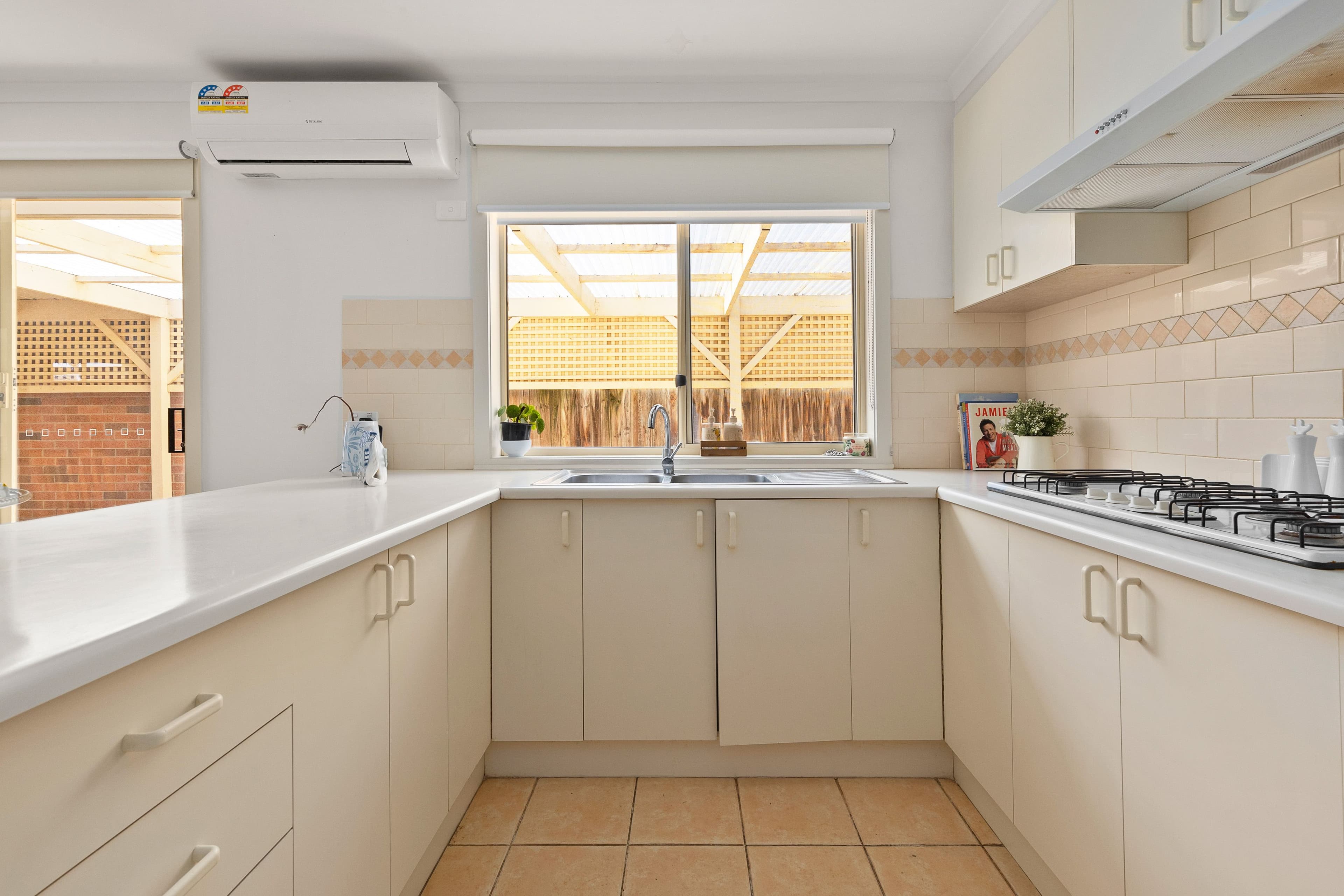 4 Emery Court, Altona Meadows VIC 3028, Altona Meadows - Thumbnail 4