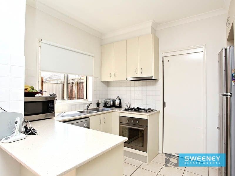 Unit 3/14 Mickleton Grove, Point Cook - Thumbnail 4