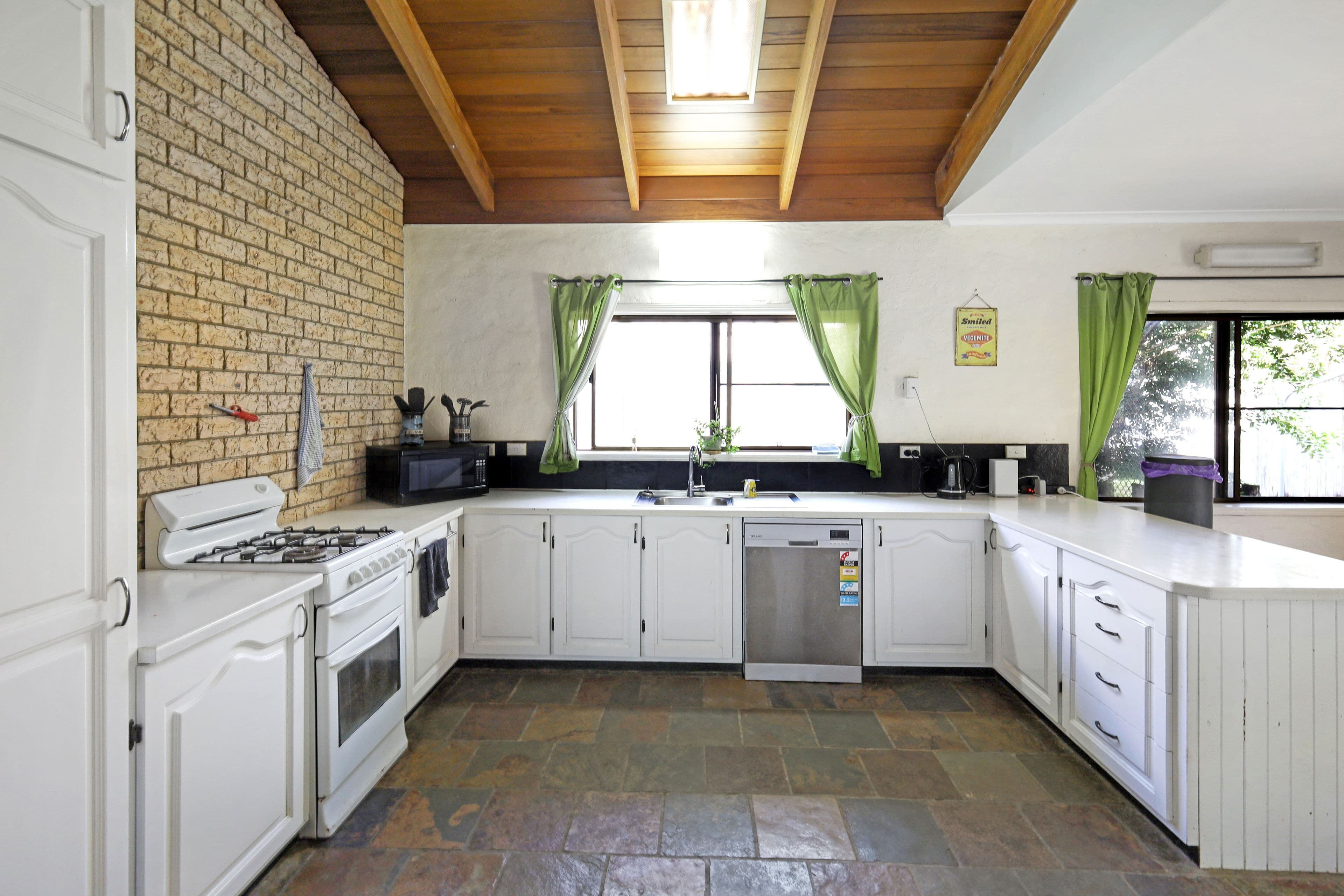 36 South Pacific Avenue, Slade Point QLD 4740, Slade Point - Thumbnail 8