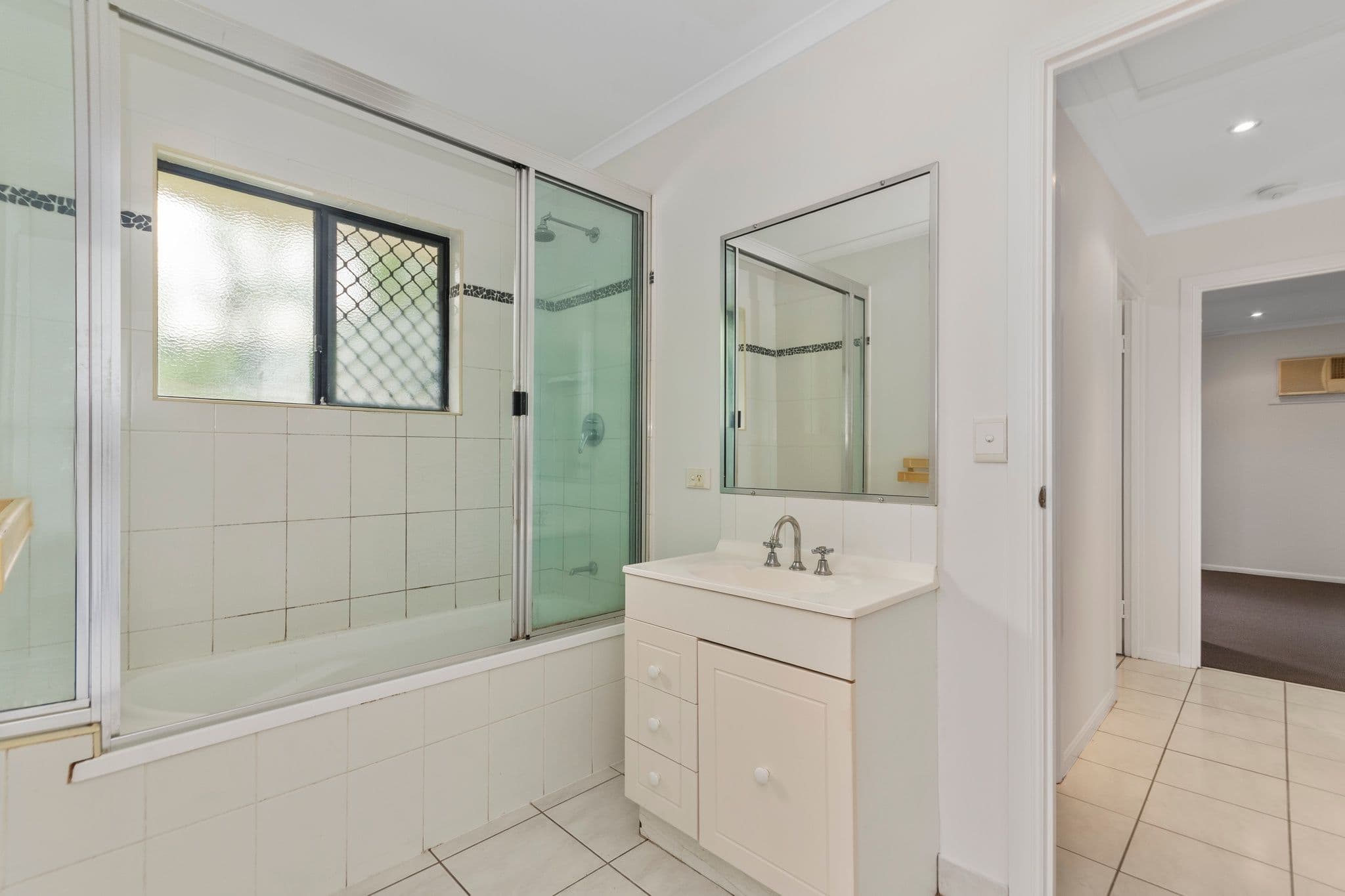 3 Simonsen Court, Kelso QLD 4815, Kelso - Thumbnail 7