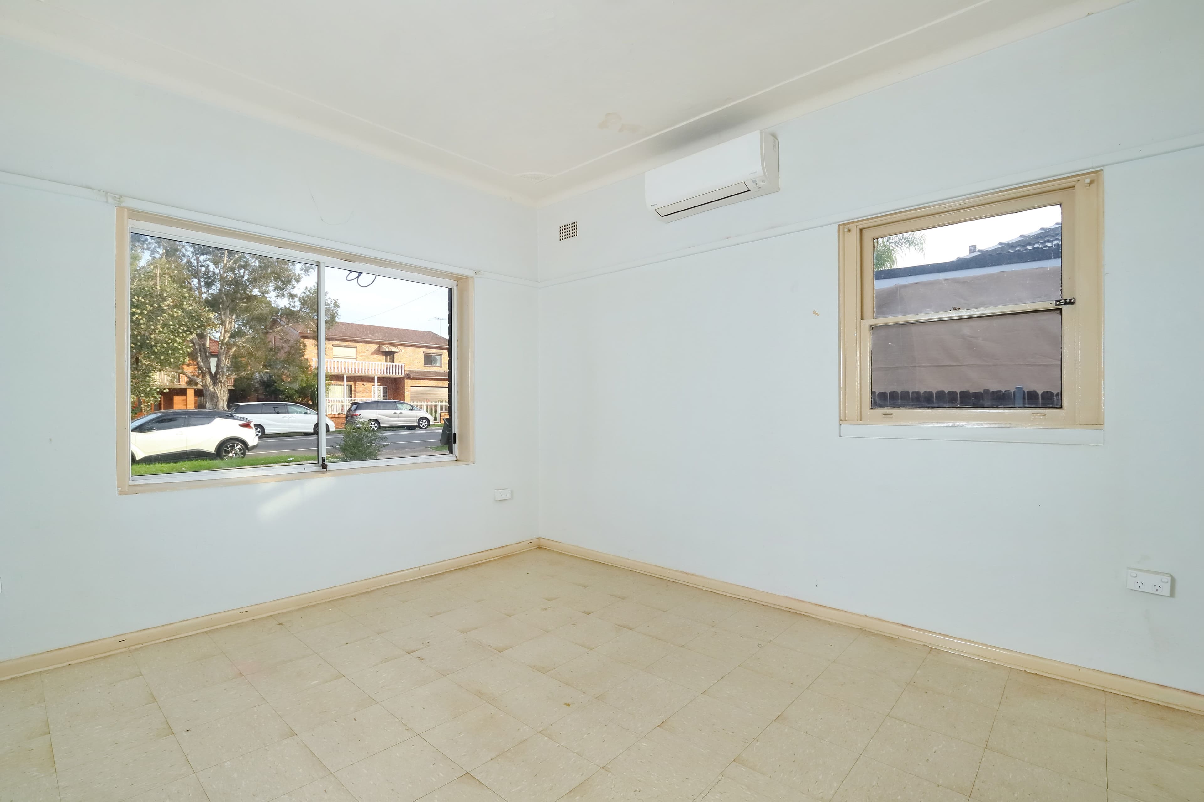 85 Moorefields Road, Kingsgrove - Thumbnail 4