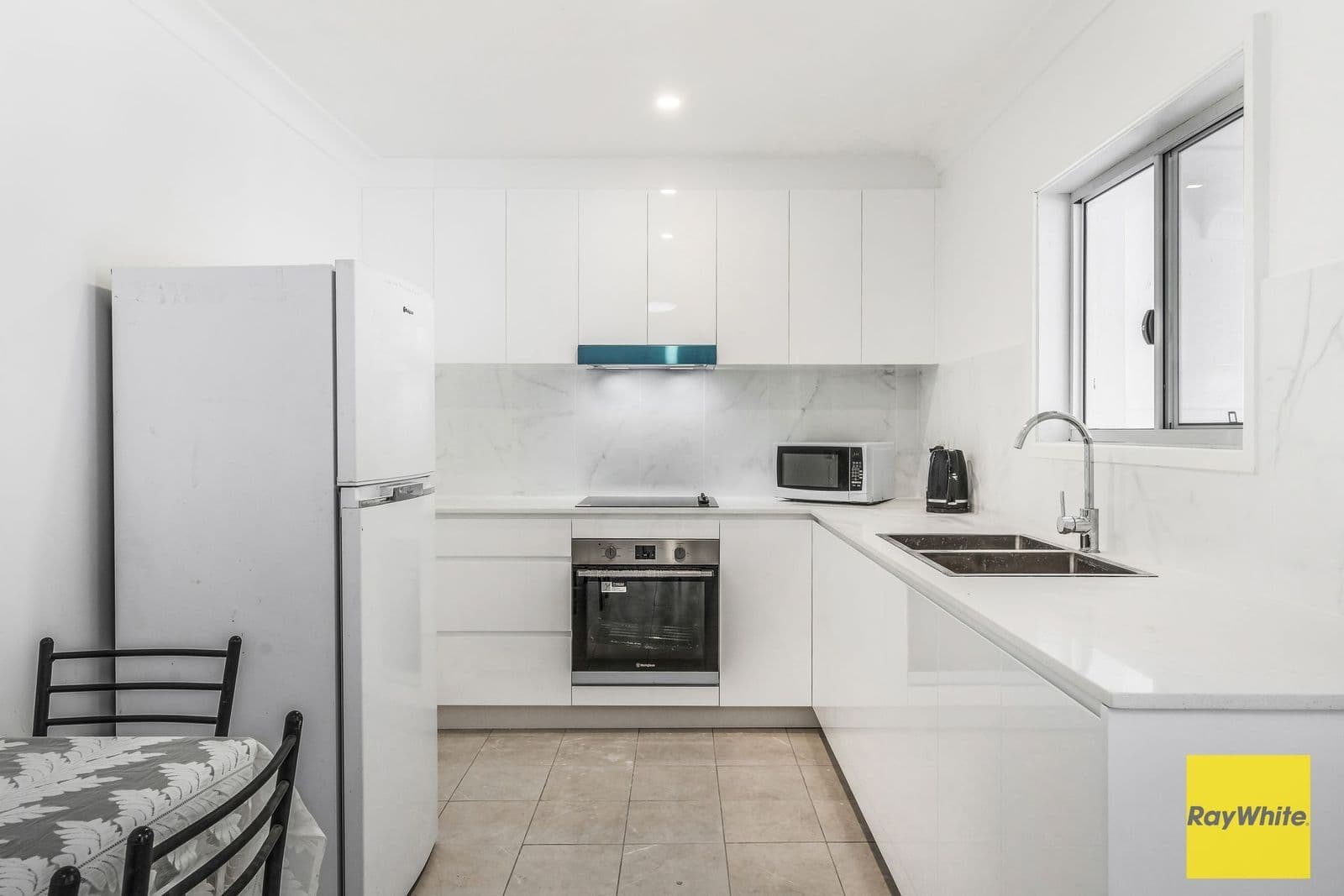 10 STEVENAGE Road, Canley Heights NSW 2166, Canley Heights - Thumbnail 6
