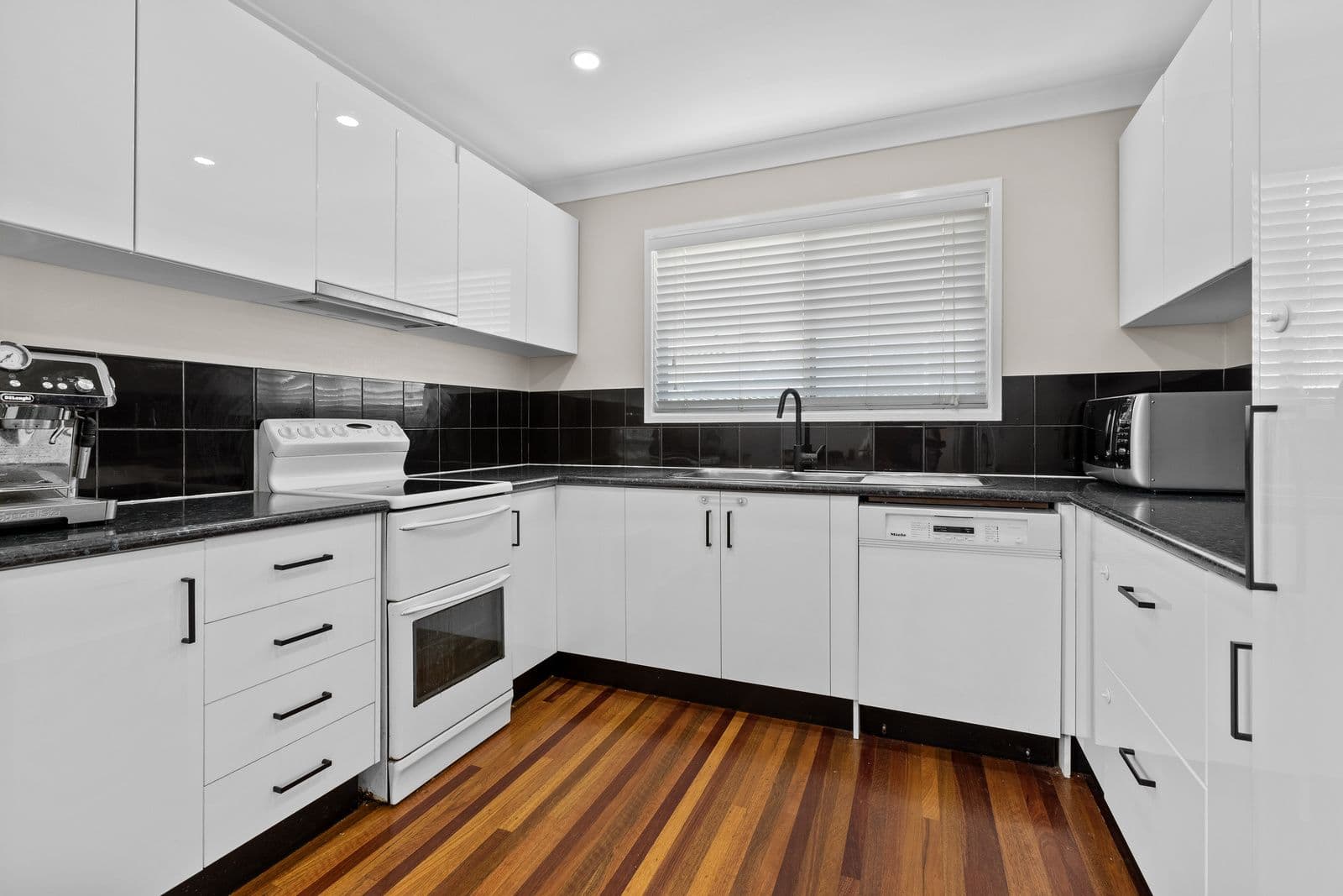18 Hemsworth Street, Acacia Ridge QLD 4110, Acacia Ridge - Thumbnail 4