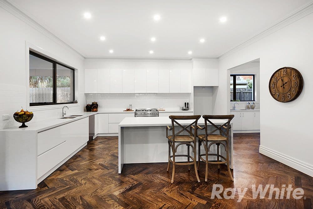 4 Sagan Court, Glen Waverley VIC 3150, Glen Waverley - Thumbnail 3