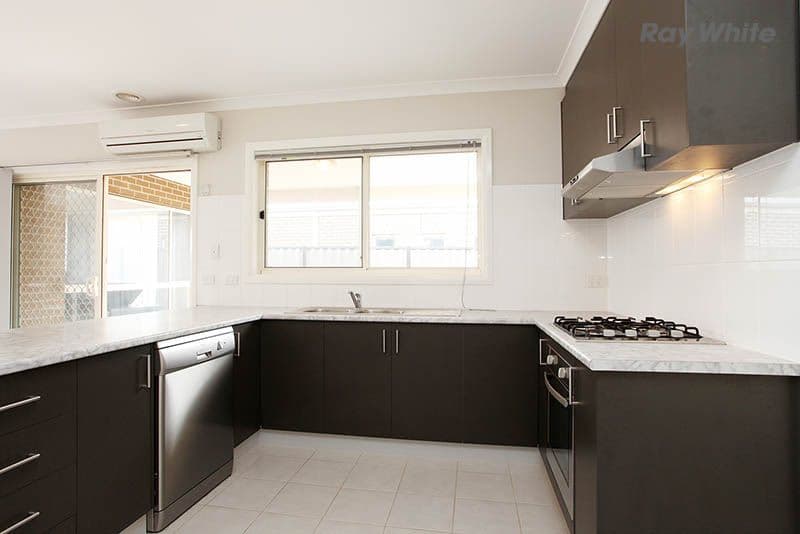 9 Viridian Drive, HILLSIDE VIC 3037, Hillside - Thumbnail 2