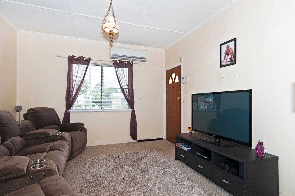11 Gaydon Street, NEWTOWN QLD 4350, Newtown - Thumbnail 2