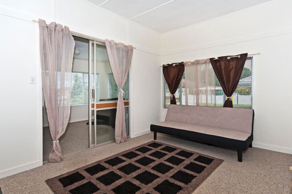 11 Gaydon Street, NEWTOWN QLD 4350, Newtown - Thumbnail 3