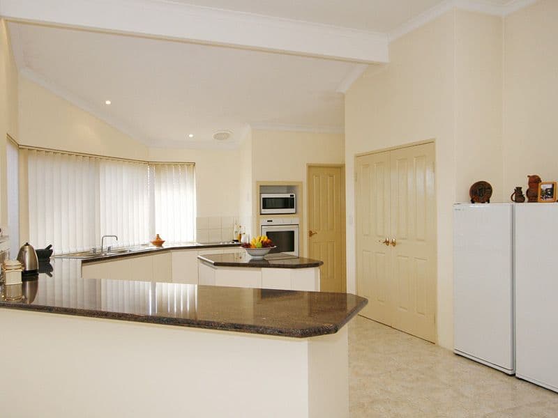 13 West End Parade, CANNING VALE WA 6155, Canning Vale - Thumbnail 2