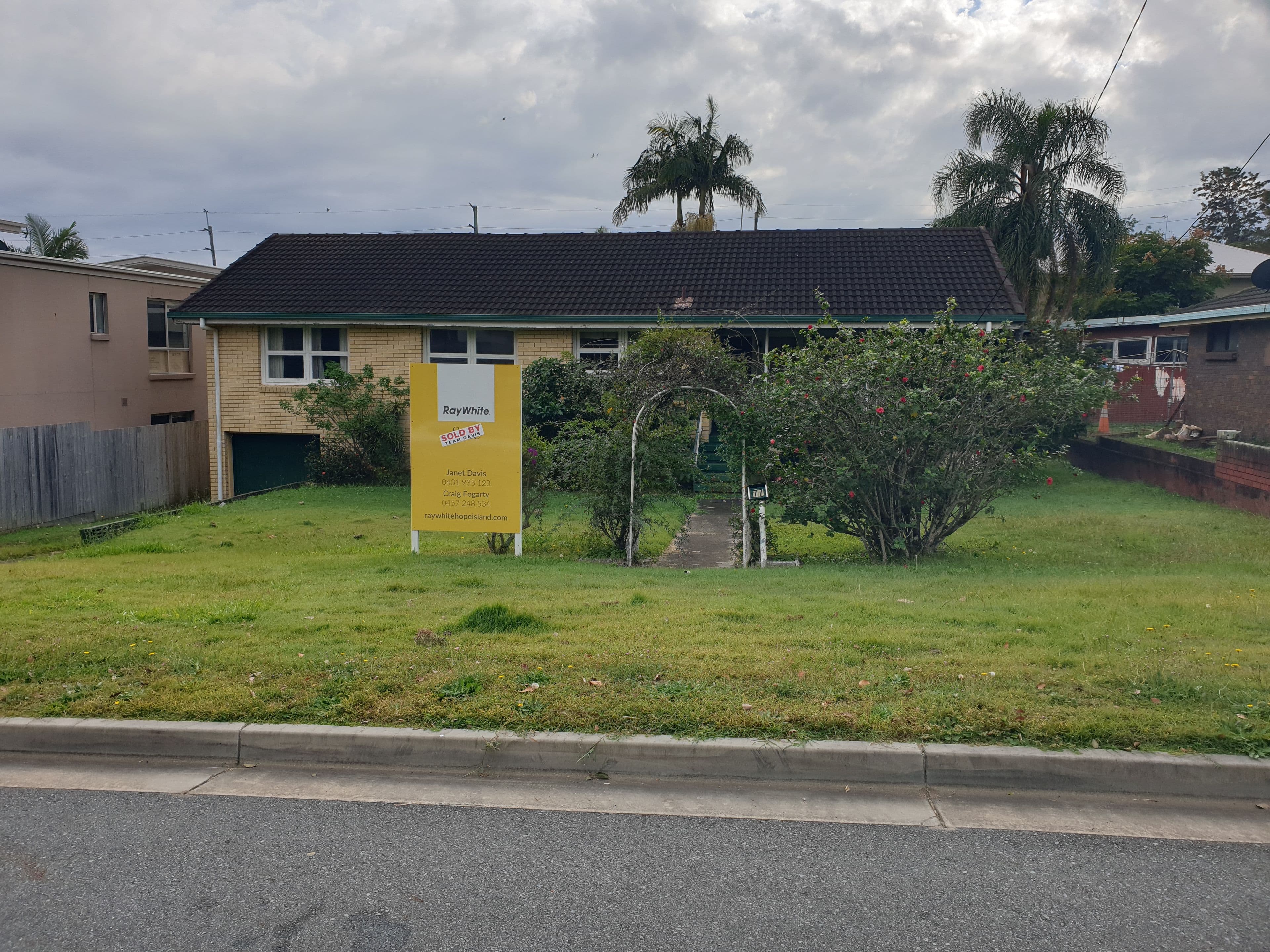 77 Falconer Street, Southport QLD 4215, Southport - Thumbnail 3