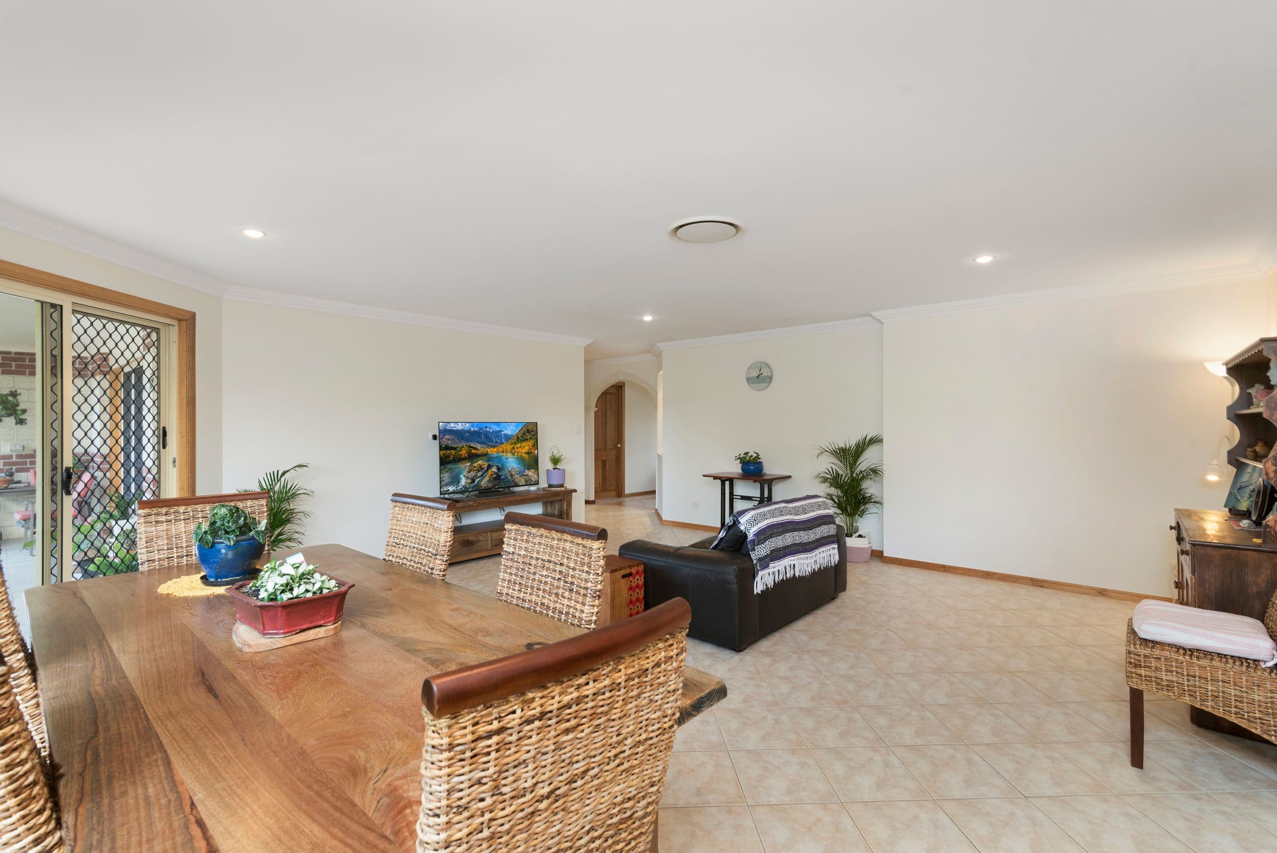 3 Callistris Court, Elanora QLD 4221, Elanora - Thumbnail 3
