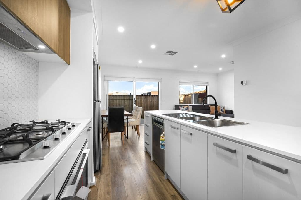 5 Fitzrovia Drive, Wyndham Vale VIC 3024, Wyndham Vale - Thumbnail 2