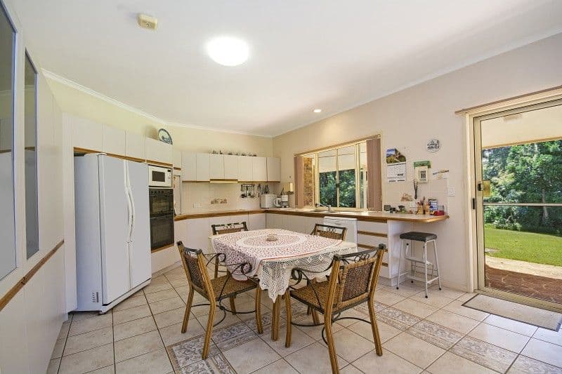 38 Gumland Drive, MALENY QLD 4552, Maleny - Thumbnail 3