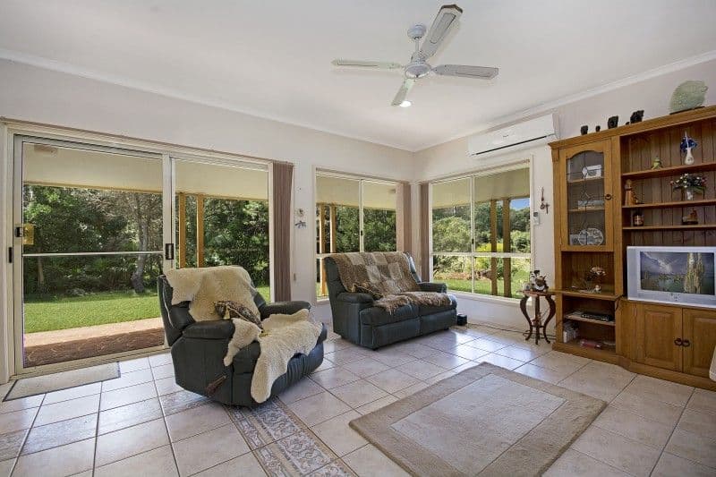 38 Gumland Drive, MALENY QLD 4552, Maleny - Thumbnail 4
