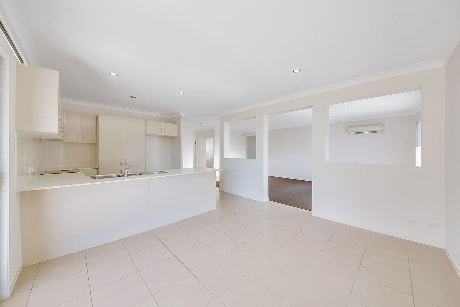 32 Petrel Street, Kirkwood QLD 4680, Kirkwood - Thumbnail 2