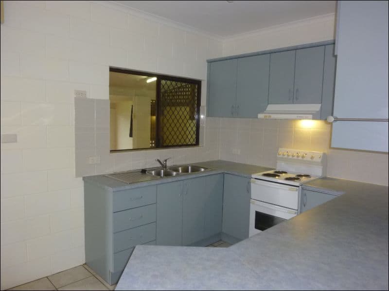 11 Bulolo Close, TRINITY BEACH QLD 4879, Trinity Beach - Thumbnail 5