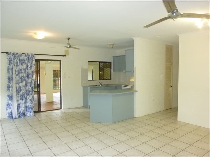 11 Bulolo Close, TRINITY BEACH QLD 4879, Trinity Beach - Thumbnail 6
