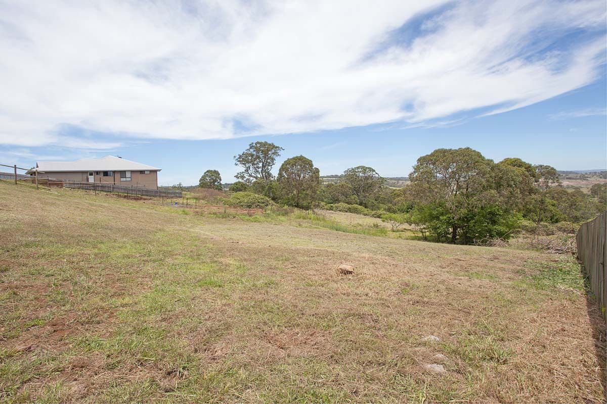 5 McShane Drive, Mount Kynoch QLD 4350, Mount Kynoch - Thumbnail 2