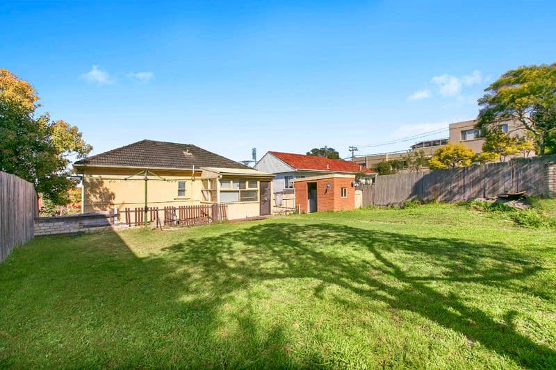 34 Jocelyn Street, NORTH CURL CURL NSW 2099, North Curl Curl - Thumbnail 2