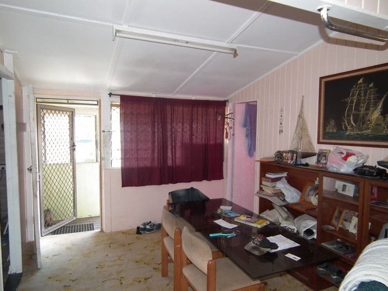 137 Cambridge Street, Granville QLD 4650, Granville - Thumbnail 2