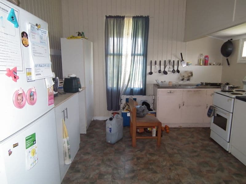 137 Cambridge Street, Granville QLD 4650, Granville - Thumbnail 4