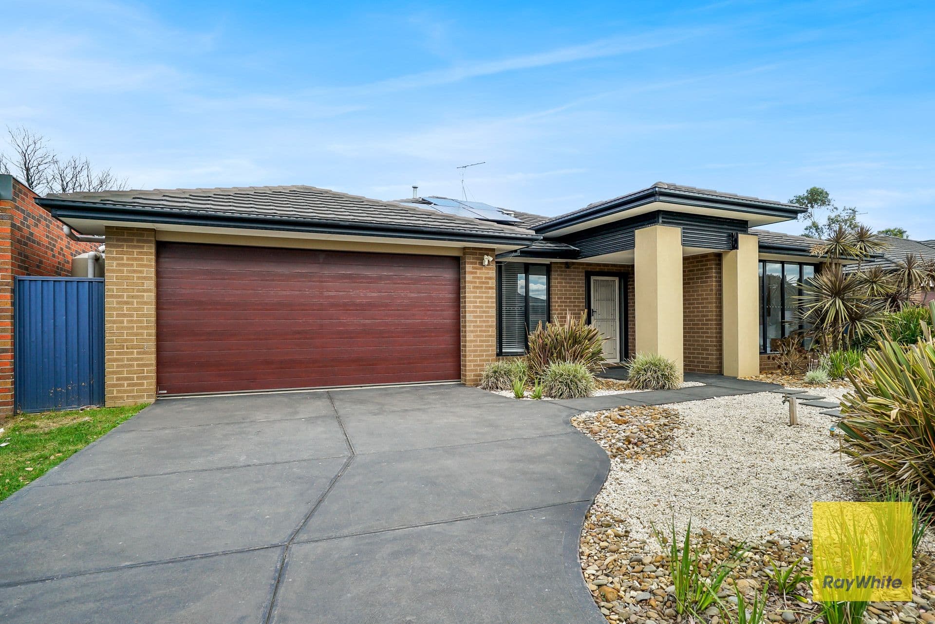 12 Kingsdale Crescent, Pakenham VIC 3810, Pakenham - Thumbnail 2