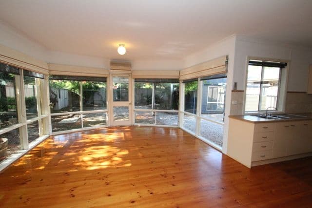 20 Gleeson Street, CLARE SA 5453, Clare - Thumbnail 2
