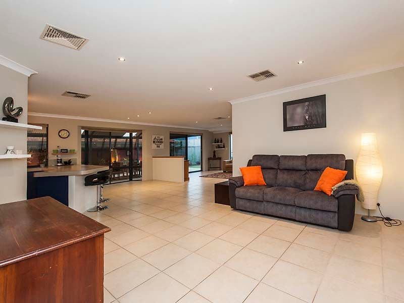 10 Ennerdale Boulevard, Waikiki WA 6169, Waikiki - Thumbnail 7