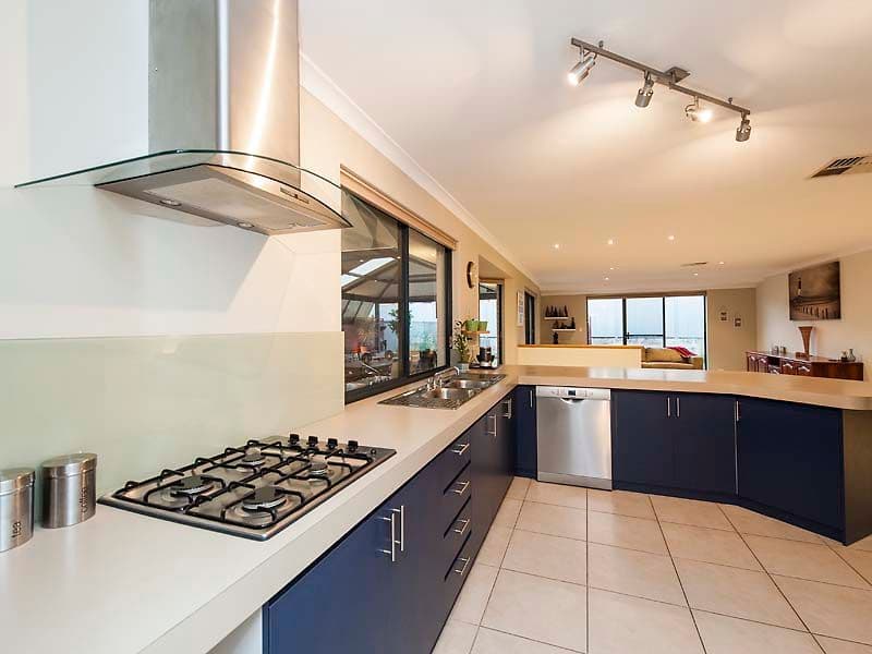 10 Ennerdale Boulevard, Waikiki WA 6169, Waikiki - Thumbnail 8