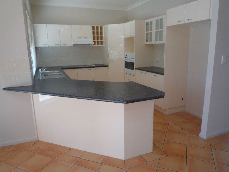 11 Calcetto Place, ARUNDEL QLD 4214, Arundel - Thumbnail 3
