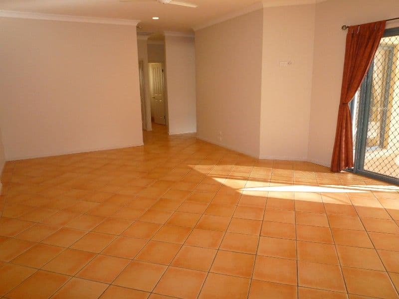 11 Calcetto Place, ARUNDEL QLD 4214, Arundel - Thumbnail 6