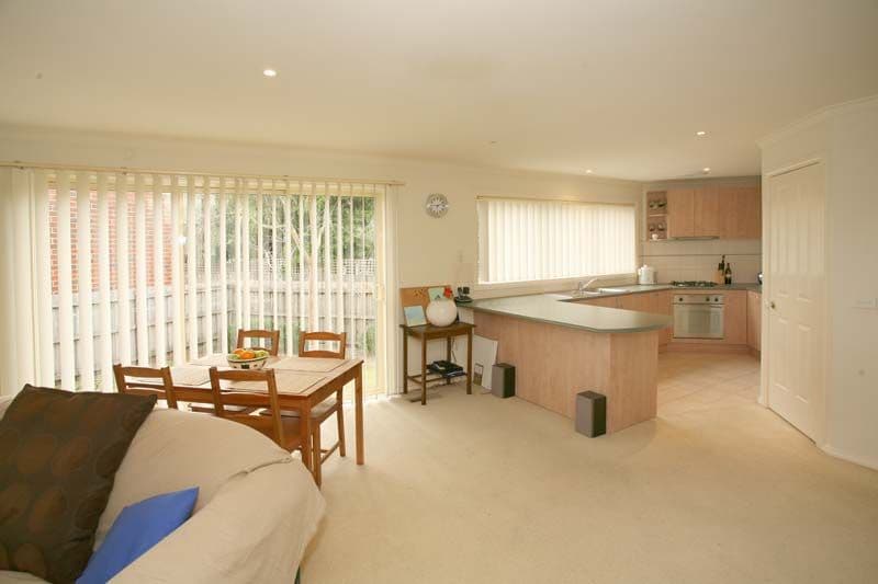 10  Elwood Street, NOTTING HILL VIC 3168, Notting Hill - Thumbnail 2