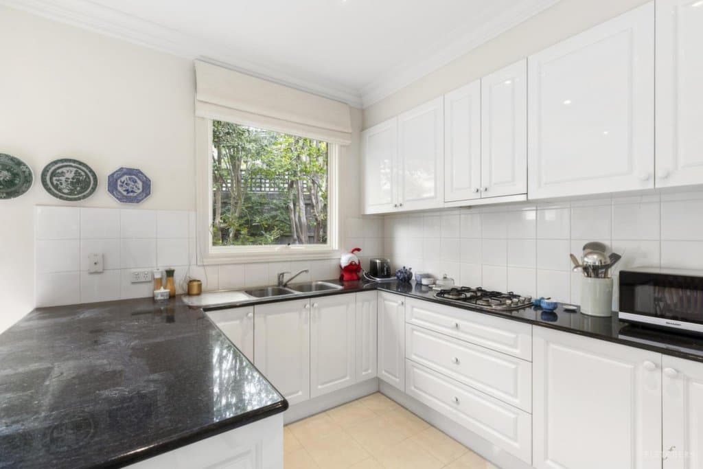 8 Yeneda Street, Balwyn North - Thumbnail 5