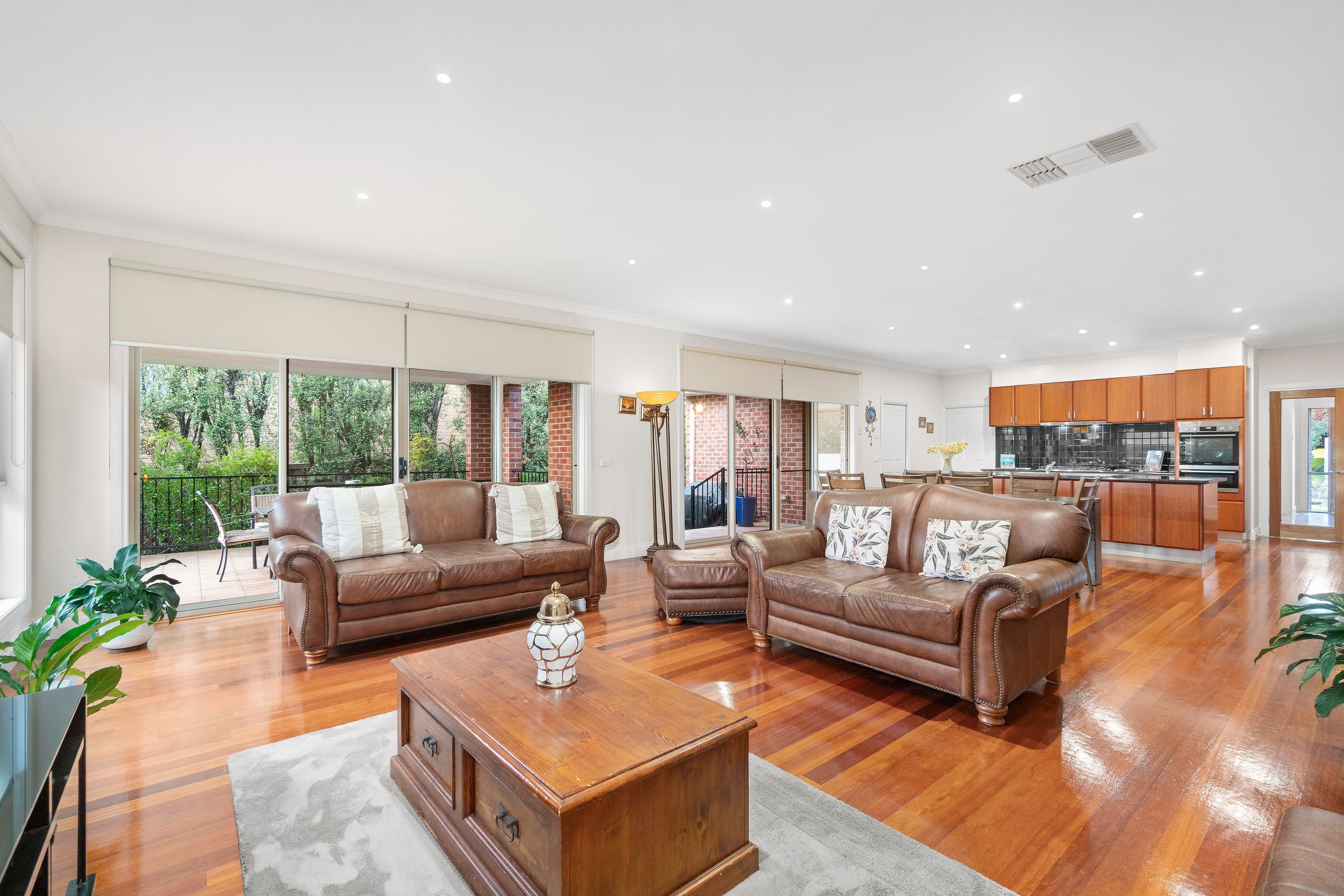 2 Sorrel Court, South Morang VIC 3752, South Morang - Thumbnail 3