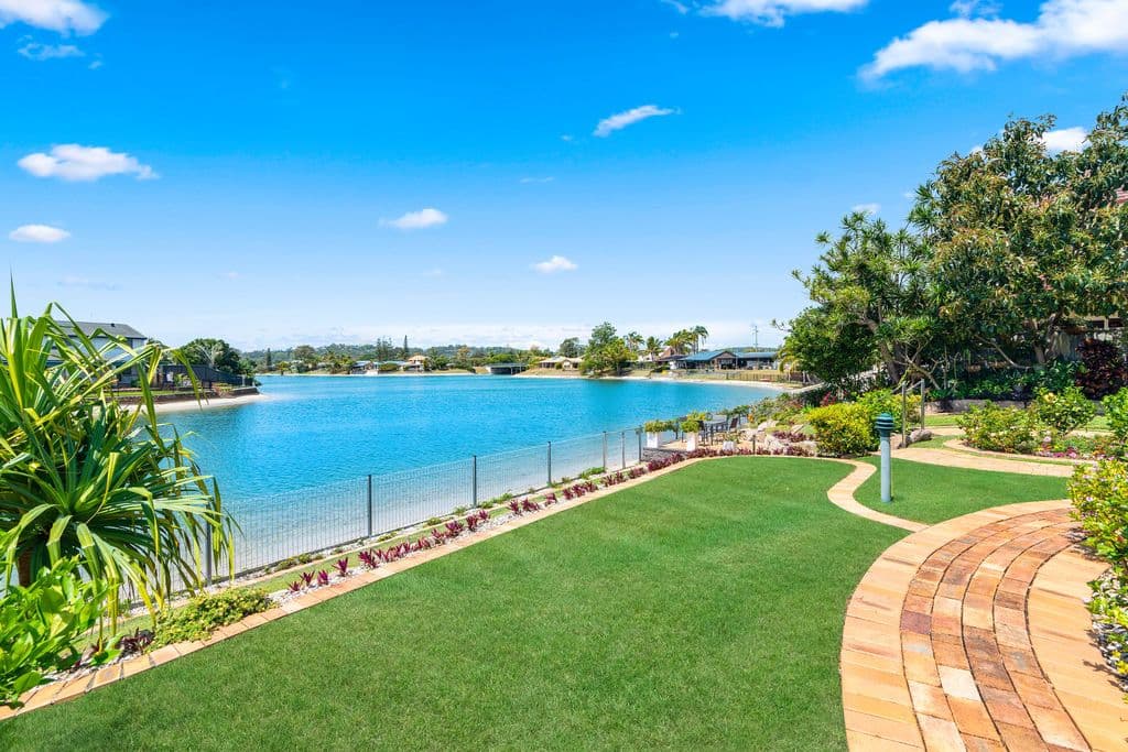 7 Murtha Drive, Elanora QLD 4221, Elanora - Thumbnail 4