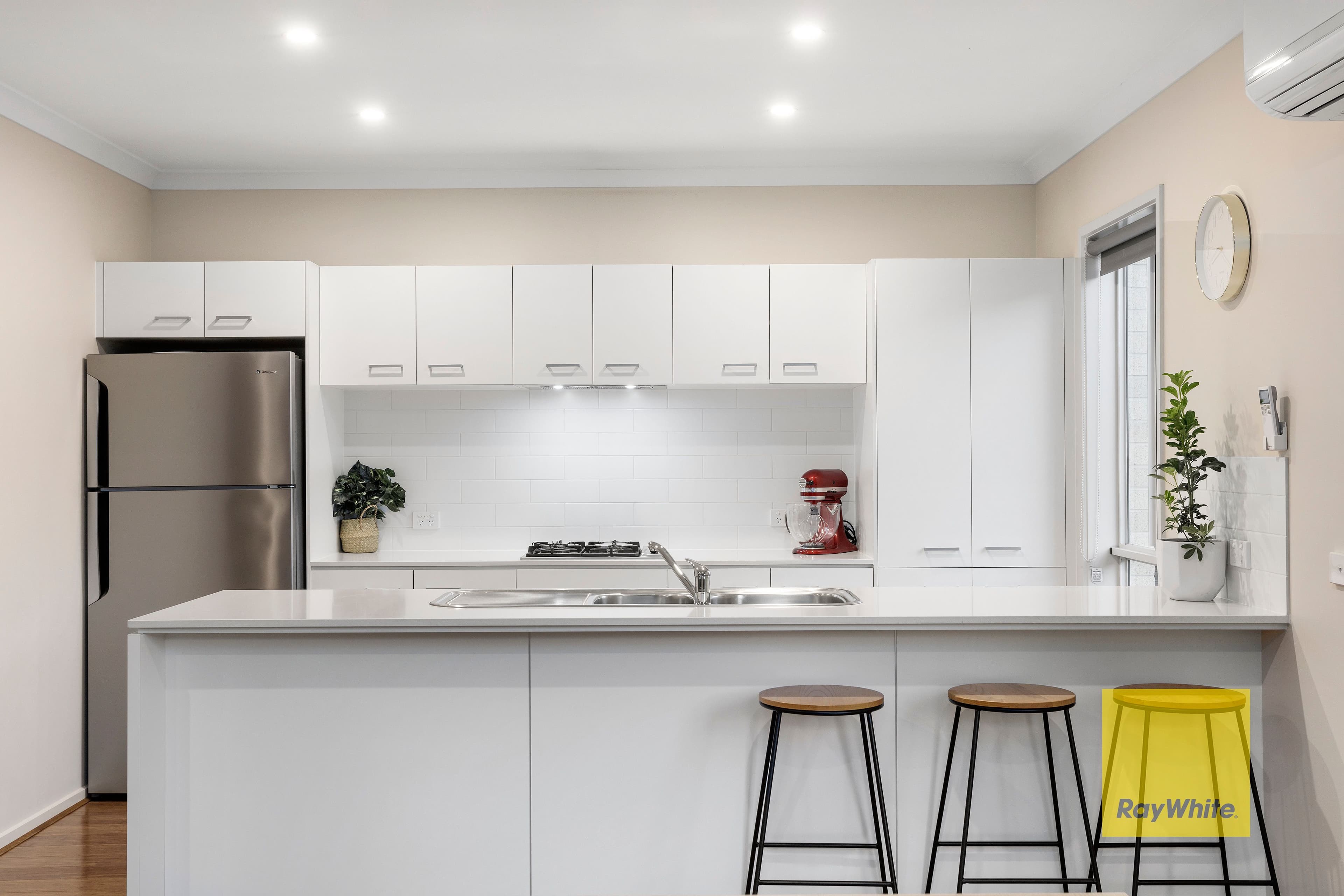 8 Winton Street, CHARLEMONT VIC 3217, Charlemont - Thumbnail 2