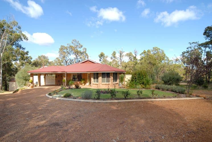 17 Winsor Road, KALAMUNDA WA 6076, Kalamunda - Thumbnail 3