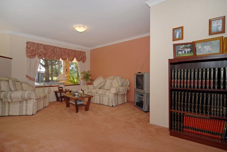 17 Winsor Road, KALAMUNDA WA 6076, Kalamunda - Thumbnail 5
