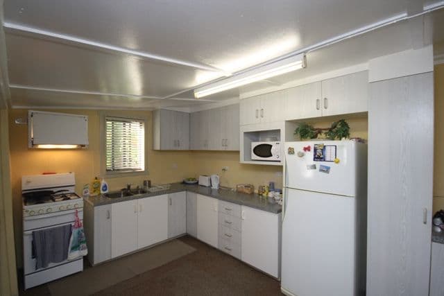 13 Saint Mary Street, ISISFORD QLD 4731, Isisford - Thumbnail 2