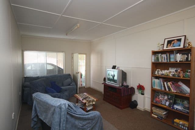 13 Saint Mary Street, ISISFORD QLD 4731, Isisford - Thumbnail 3