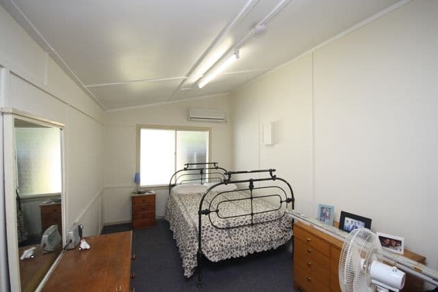 13 Saint Mary Street, ISISFORD QLD 4731, Isisford - Thumbnail 5
