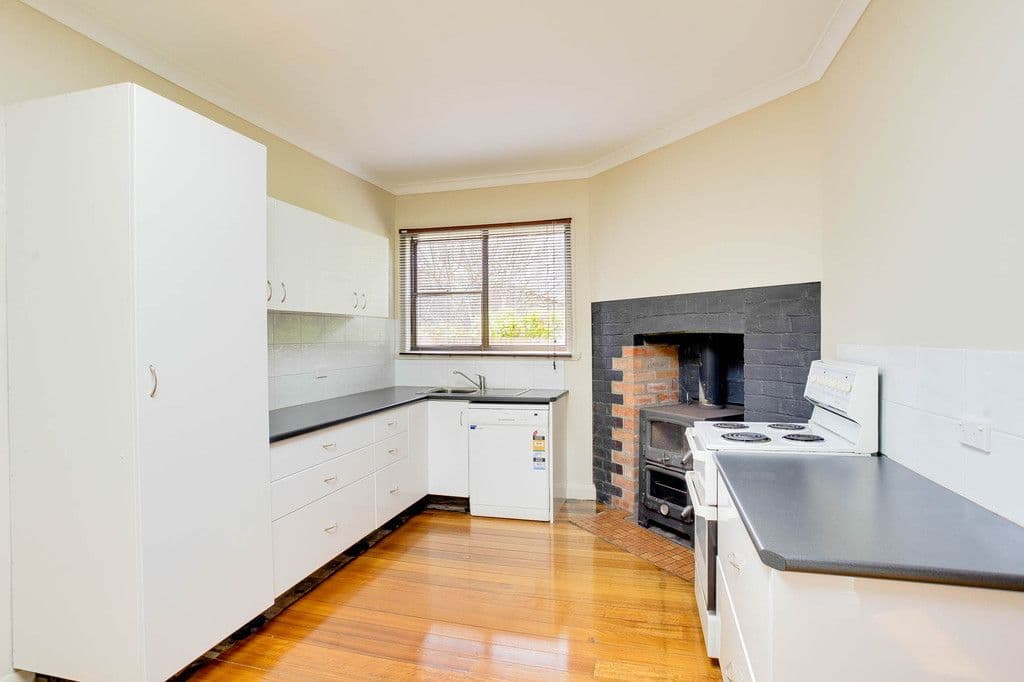 323 Gravelly Beach Road, GRAVELLY BEACH TAS 7276, Gravelly Beach - Thumbnail 2