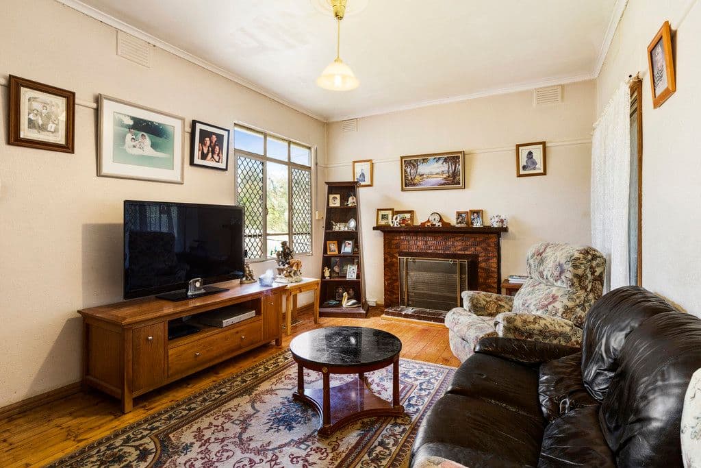 19 Jingella Avenue, Ashwood VIC 3147, Ashwood - Thumbnail 2
