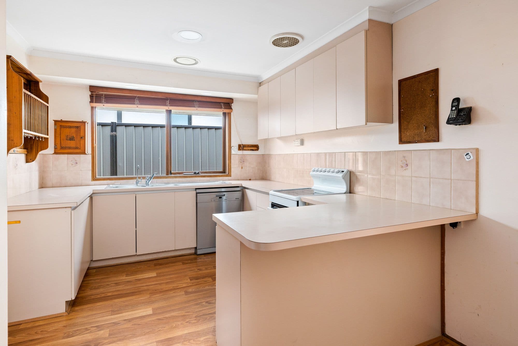 4 Tudor Court, Hoppers Crossing VIC 3029, Hoppers Crossing - Thumbnail 5