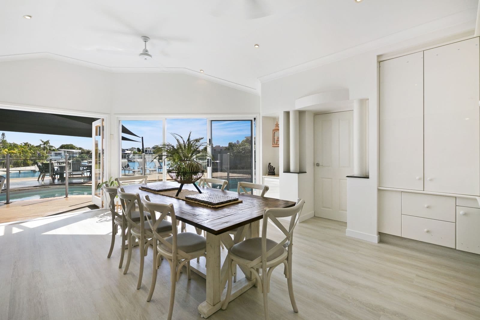 69 Hooker Boulevard, Broadbeach Waters QLD 4218, Broadbeach Waters - Thumbnail 7