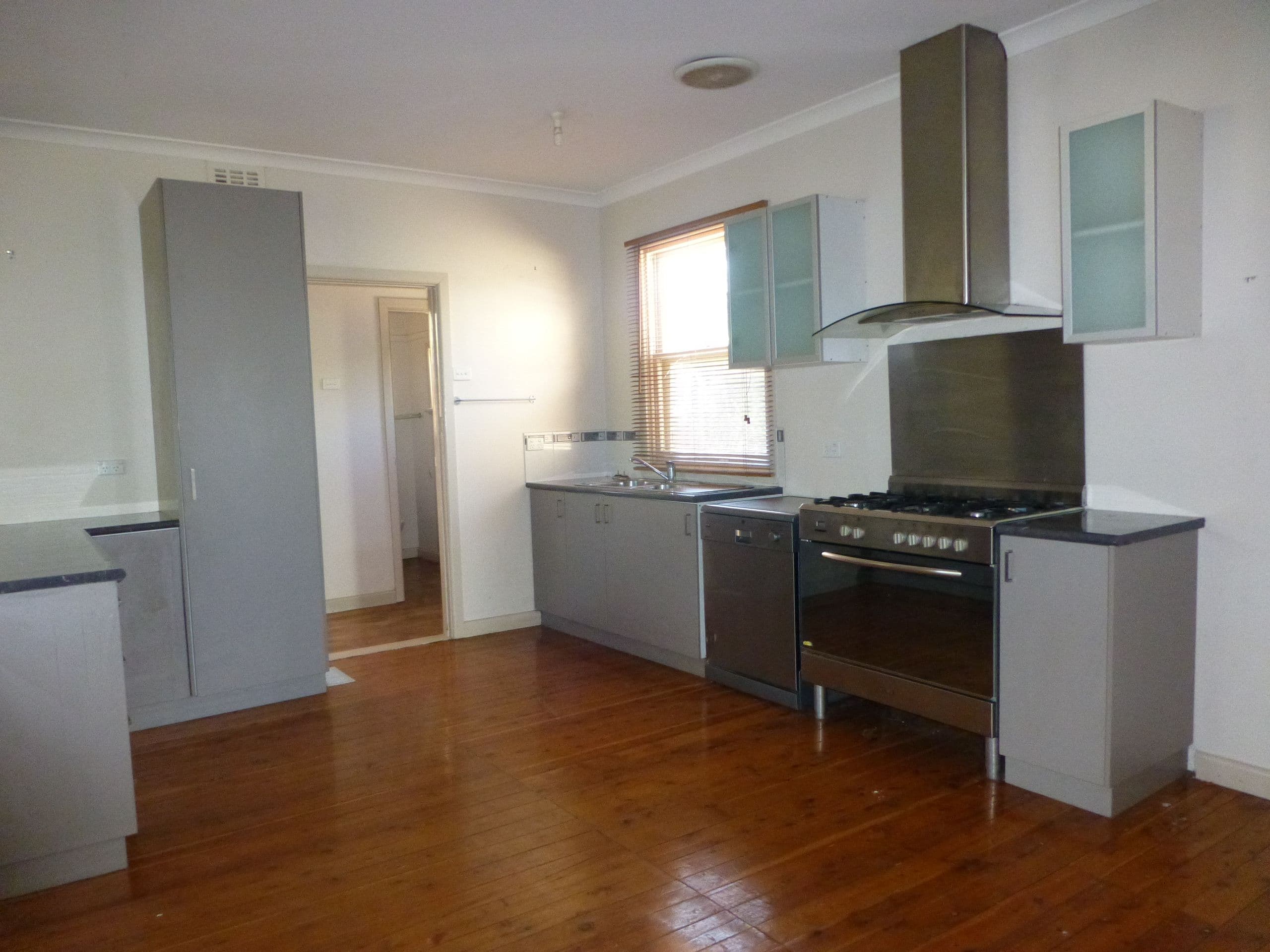 124 Sutton Street, Echuca VIC 3564, Echuca - Thumbnail 2